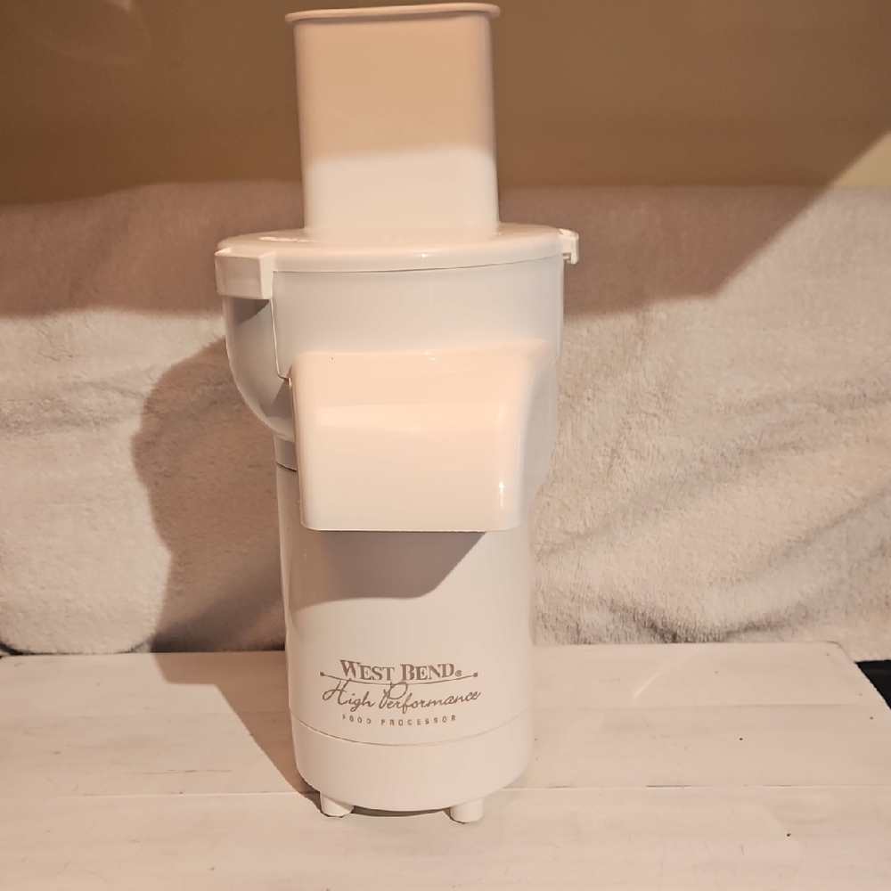 WEST BEND High Performance Food Processor w/ Shredder/Slicer Model 6500